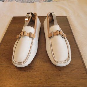 Tod's Ladies White & Tan Leather Gommino Driving Loafers. EEEUC. Size 6-1/2